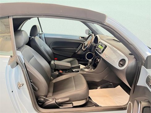 Used 2014 Volkswagen Beetle 1.8T image 11