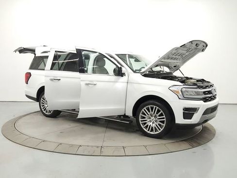 Used 2023 Ford Expedition Max Limited image 9