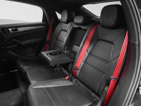 Certified 2022 Porsche Cayenne Platinum Edition AWD/4WD image 41