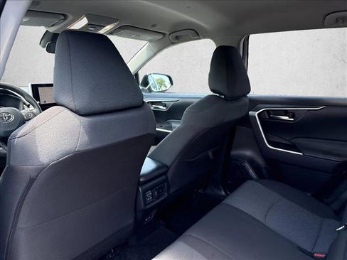 Certified 2025 Toyota RAV4 XLE FWD image 17