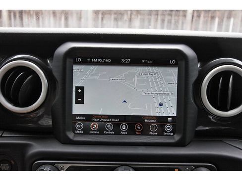 Used 2020 Jeep Wrangler Unlimited Sahara AWD/4WD image 25