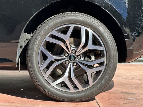 Certified 2022 Land Rover Range Rover Evoque R-Dynamic SE image 13