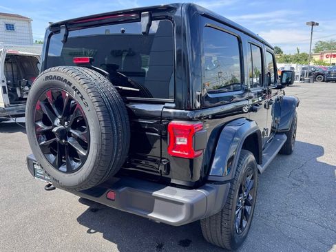 Certified 2025 Jeep Wrangler Unlimited Sahara AWD/4WD image 7