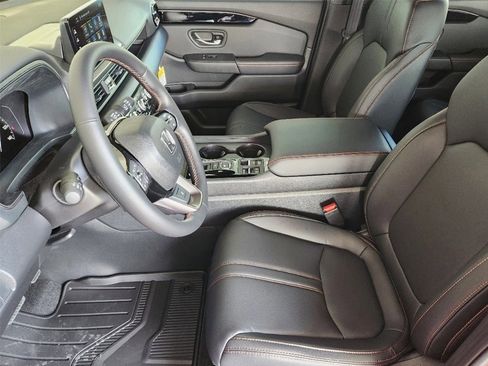 New 2025 Honda Pilot TrailSport image 10