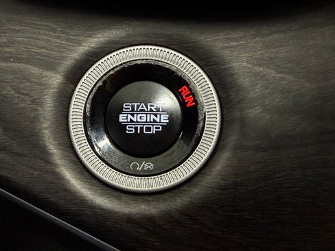 Used 2025 Jeep Grand Cherokee L Limited AWD/4WD image 27