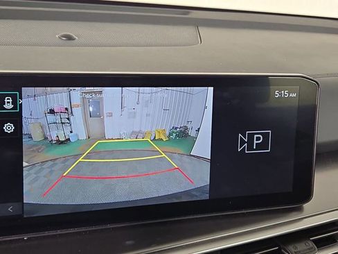 Certified 2025 Kia Sorento LX image 18