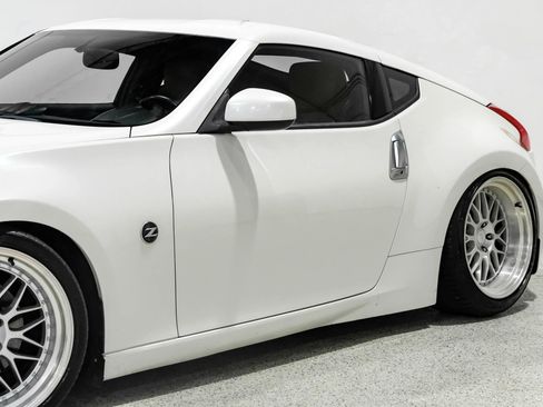 Used 2013 Nissan 370Z Touring image 11