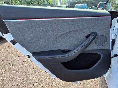 Used 2025 Tesla Model 3 Long Range image 10