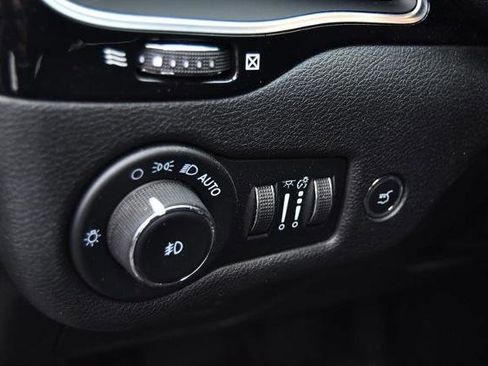 Used 2023 Jeep Cherokee Altitude Lux image 10