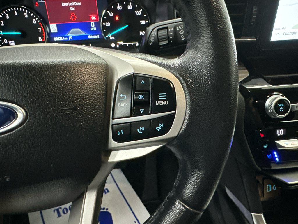 Used 2021 Ford Explorer Limited w/ Equipment Group 301A AWD/4WD image 28