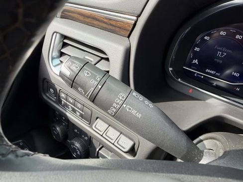 Certified 2024 Chevrolet Suburban Premier image 30