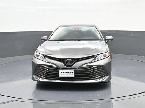 Used 2019 Toyota Camry XLE FWD image 30