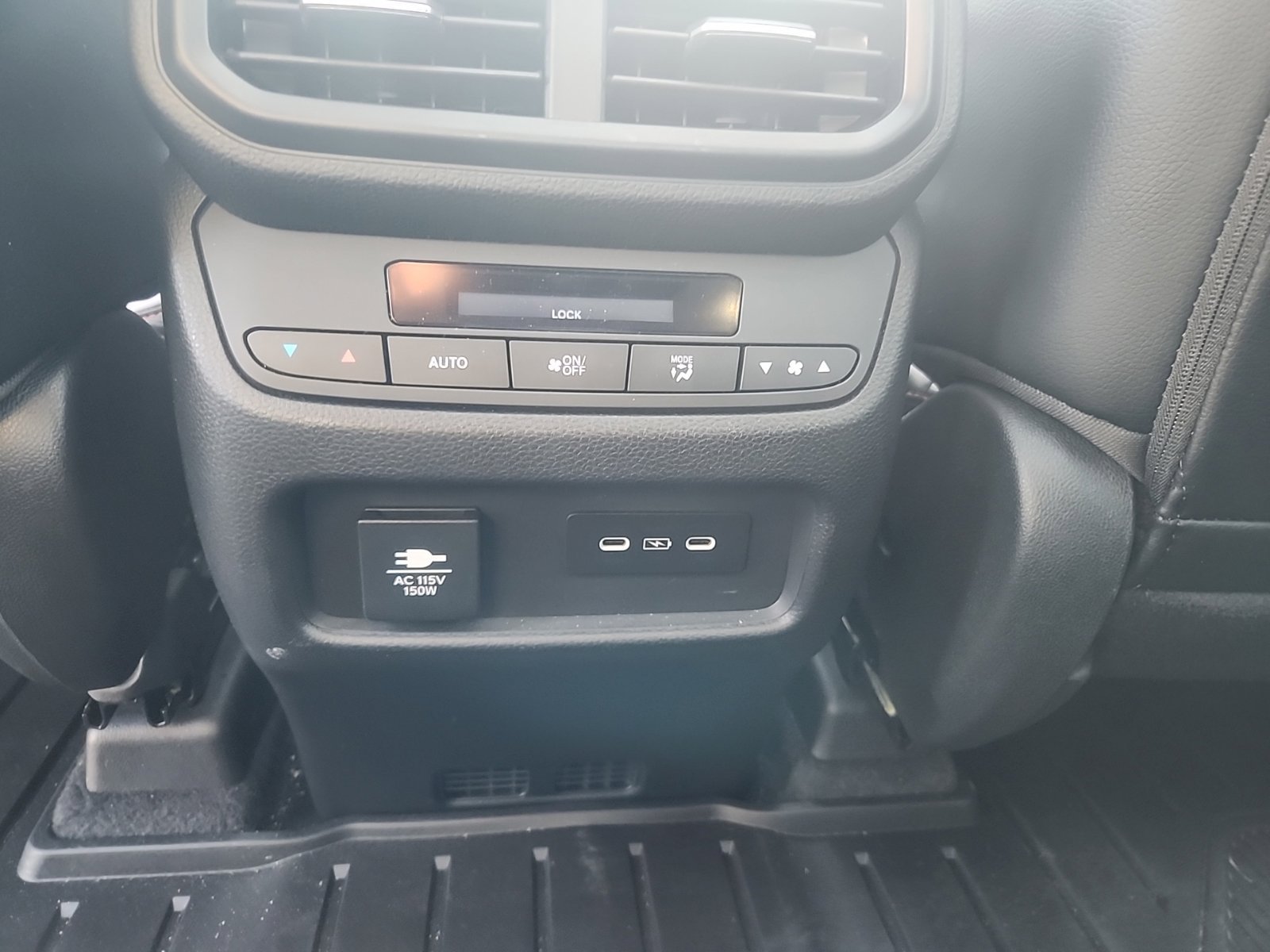 Used 2025 Honda Pilot TrailSport image 18