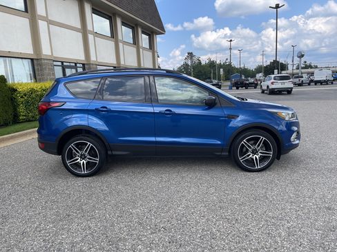 Used 2019 Ford Escape SEL AWD/4WD image 2