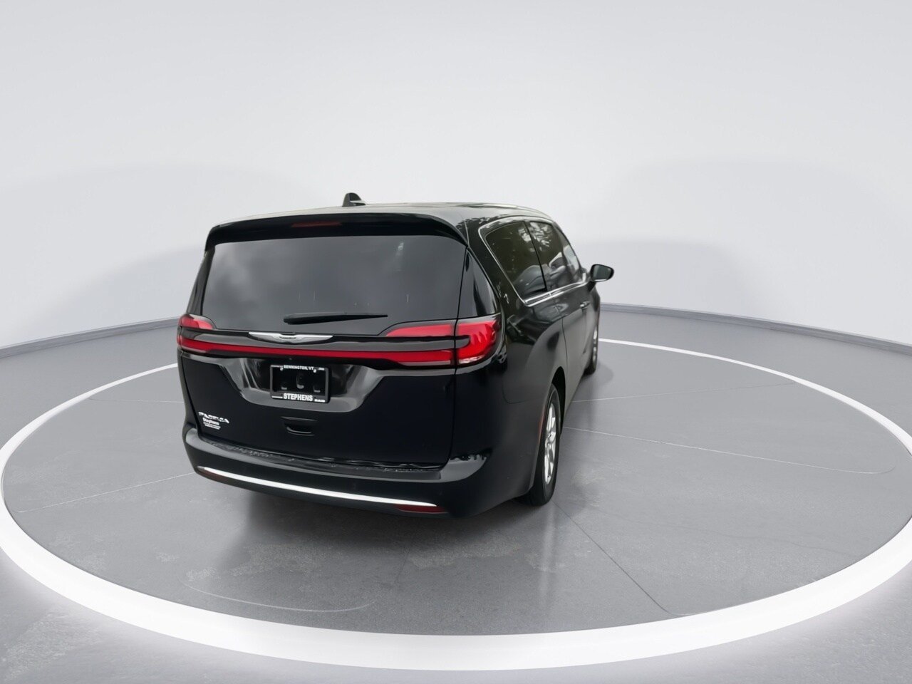 Used 2025 Chrysler Pacifica Select FWD image 17