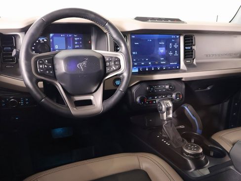 Used 2024 Ford Bronco Wildtrak image 2