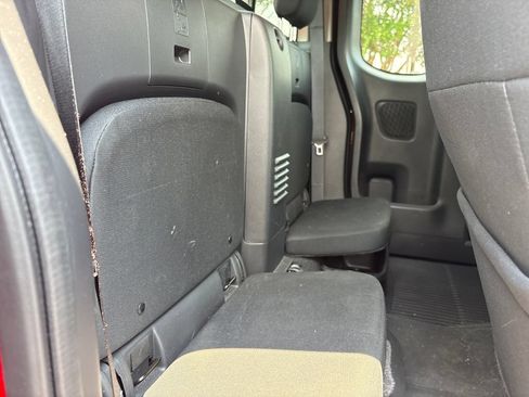 Used 2025 Nissan Frontier SV RWD image 23
