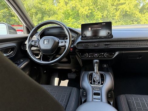 Used 2024 Honda HR-V Sport image 11