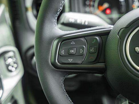 New 2025 Jeep Gladiator Sport image 32