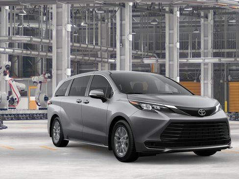 New 2026 Toyota Sienna LE FWD image 15