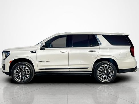 Used 2023 GMC Yukon Denali Ultimate image 2