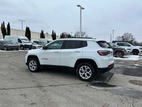 Certified 2025 Jeep Compass Latitude image 22