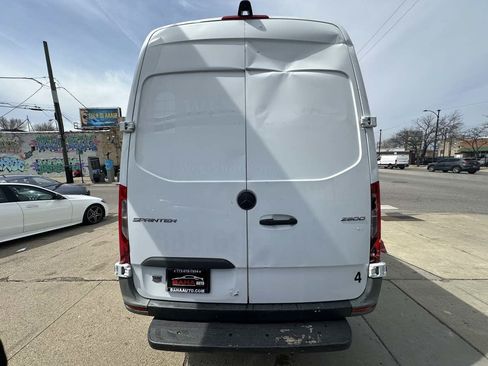 Used 2021 Mercedes-Benz Sprinter 2500 w/ Driver Convenience Package image 7