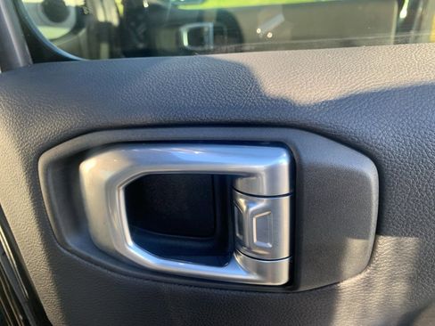 Used 2022 Jeep Wrangler Unlimited Sahara image 27