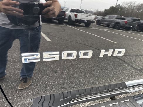 Used 2022 Chevrolet Silverado 2500 LTZ w/ LTZ Plus Package image 12