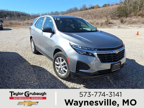 Used 2023 Chevrolet Equinox LS w/ Driver Confidence II Package image 1