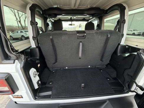 Used 2021 Jeep Wrangler Sport S image 13