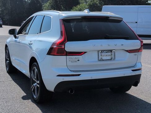 Used 2021 Volvo XC60 T5 Momentum w/ Premium Package FWD image 5