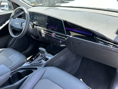 Used 2024 Kia Niro EX FWD image 14