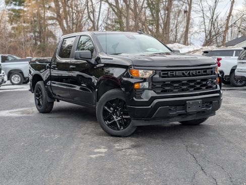 Used 2023 Chevrolet Silverado 1500 Custom image 1