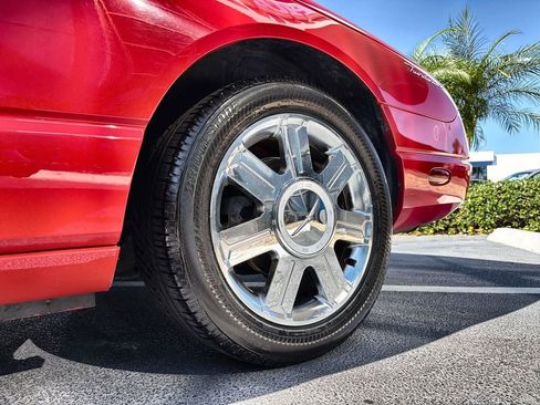 Used 2005 Ford Thunderbird image 30