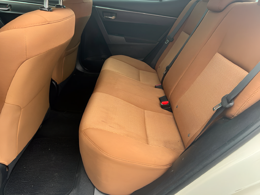 Used 2014 Toyota Corolla LE FWD image 11