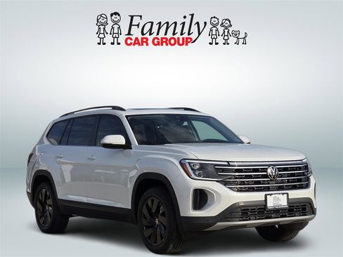 New 2026 Volkswagen Atlas SE image 2