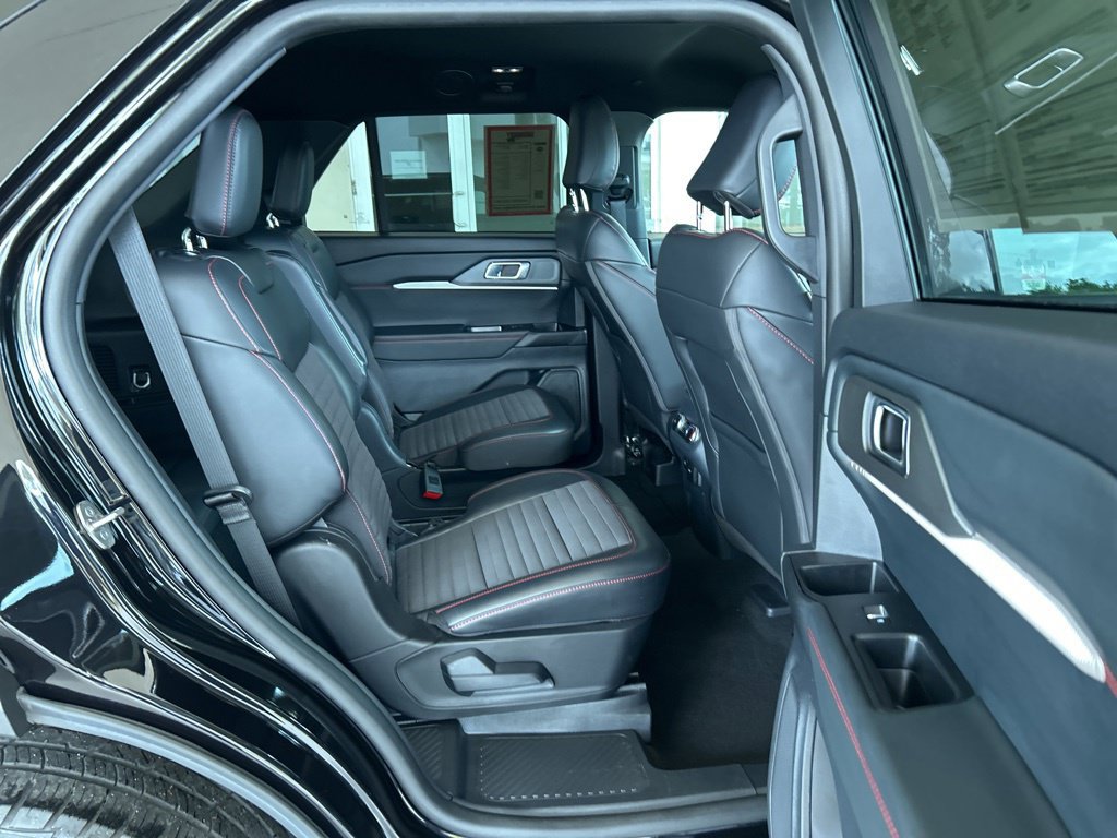 Used 2025 Ford Explorer ST-Line AWD/4WD image 24