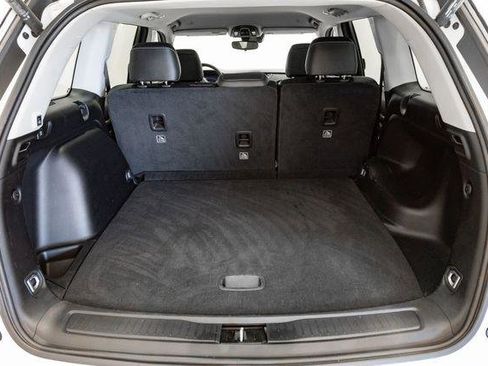 Certified 2023 Jeep Grand Cherokee Limited w/ Black Appearance Package image 26