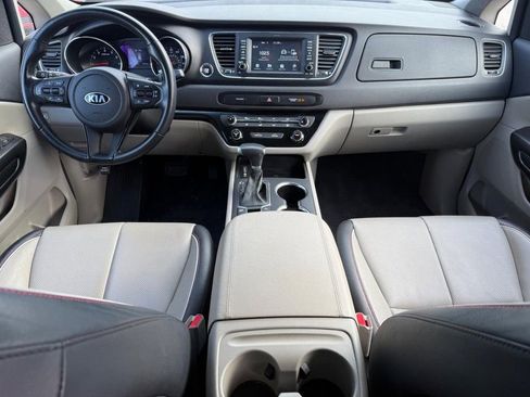Used 2020 Kia Sedona EX image 12