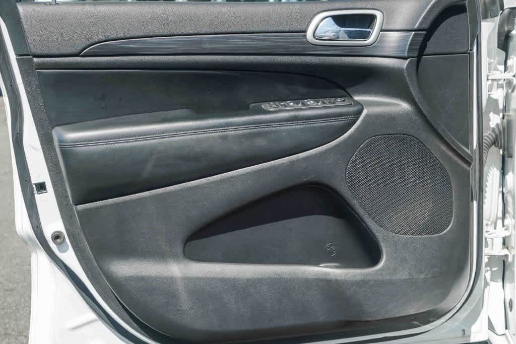 Used 2022 Jeep Grand Cherokee Laredo X RWD image 19