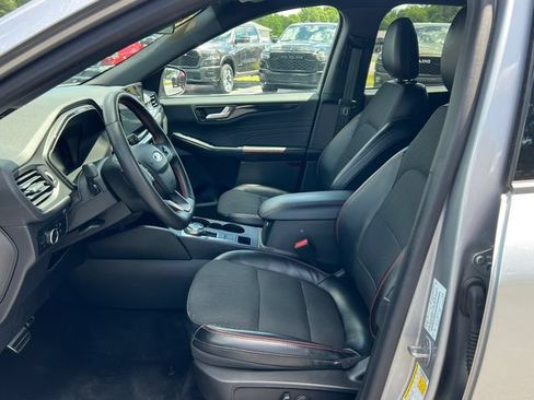 Used 2023 Ford Escape ST-Line w/ Tech Pack #1 AWD/4WD image 4
