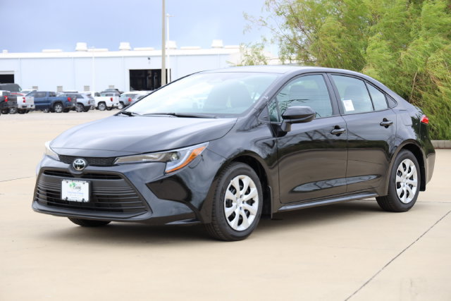 New 2026 Toyota Corolla LE FWD image 3