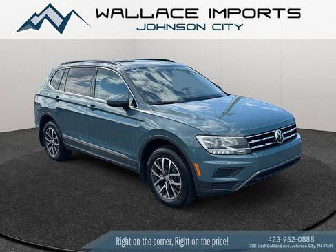 Used 2020 Volkswagen Tiguan SE w/ Panoramic Sunroof Package AWD/4WD image 7