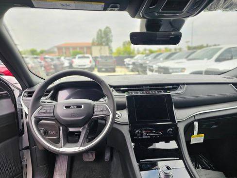 New 2026 Jeep Grand Cherokee Laredo RWD image 22