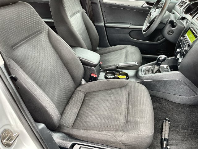 Used 2015 Volkswagen Jetta SE FWD image 31
