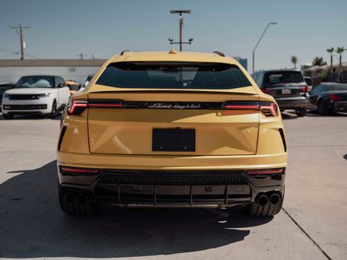 Used 2021 Lamborghini Urus AWD/4WD image 5