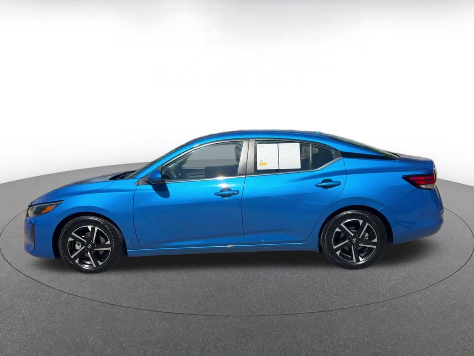 Used 2025 Nissan Sentra SV FWD image 8