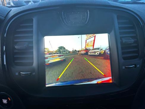 Used 2019 Chrysler 300 S image 20