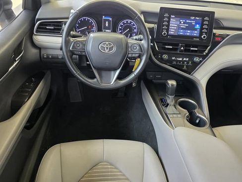 Used 2023 Toyota Camry SE FWD image 11